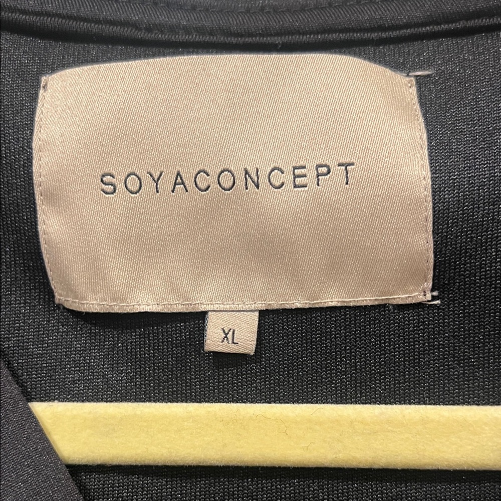 Black Fleece Utility Jacket/Hoodie - Picture 2 of 9